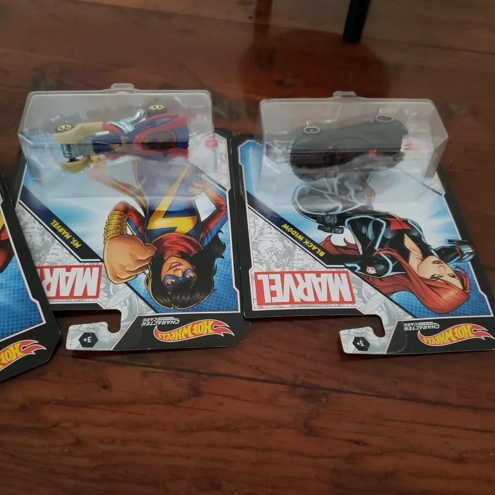 Hot Wheels Marvel Iron Man Black Widow Ms. Marvel - Picture 8 of 10
